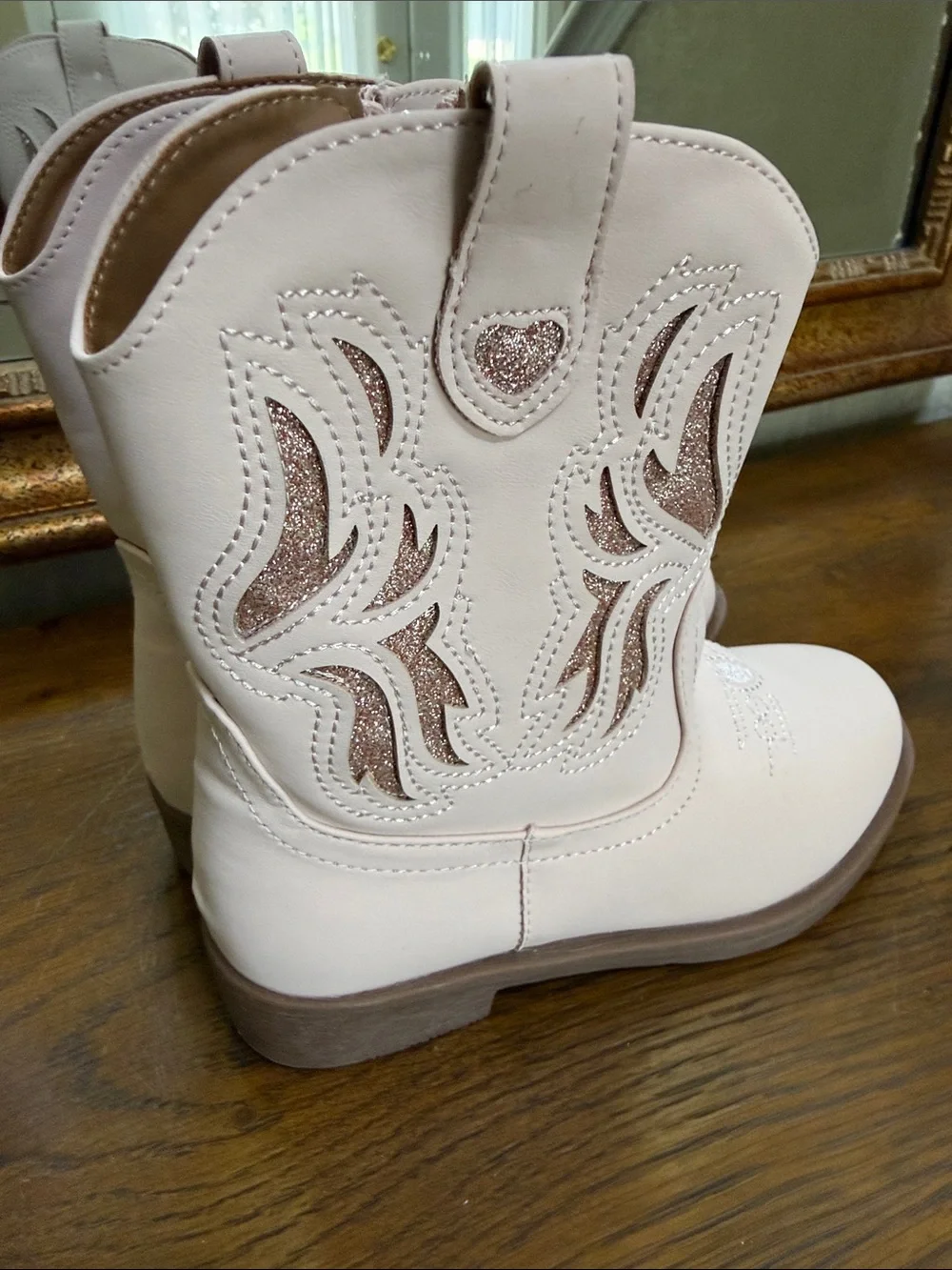 New without tag. Girls light pink Western Booties with Glitter Cutouts. Size 10. - Picture 4 of 11